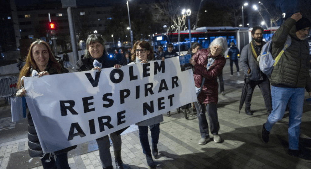 Diari de Terrassa: Protesta a Terrassa contra la proposta d’obrir la Rambla al trànsitDiari de Terrassa: