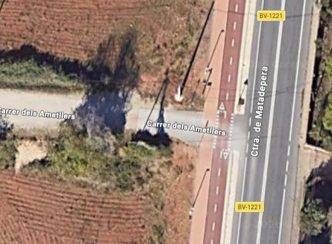 Rectificació de senyalització incoherent al carril bici de la carretera de Matadepera